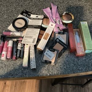 Makeup/cosmetics bundle